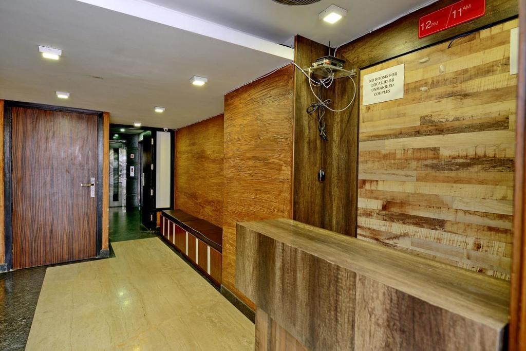 Отель Goel Residency Дели Экстерьер фото